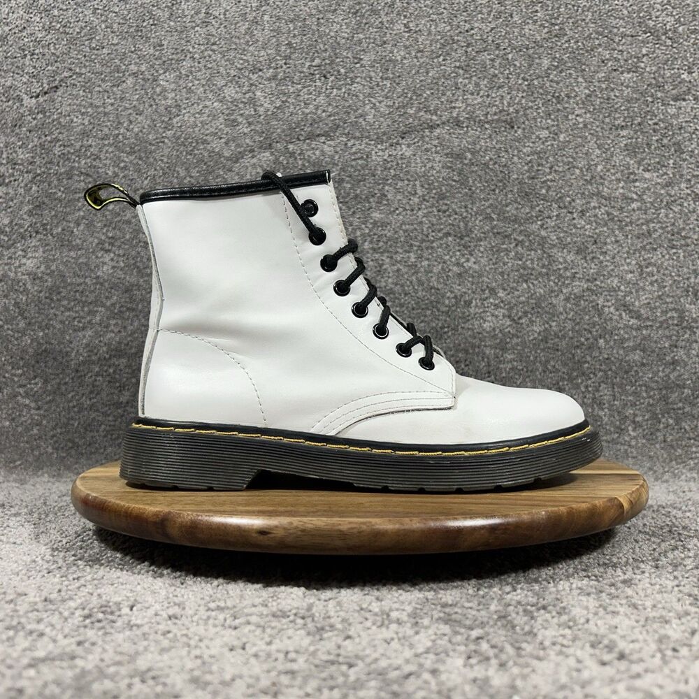 Dr. Martens 1460 Pascal Women’s Size 7 White Leather Lace Up Combat Boots Used